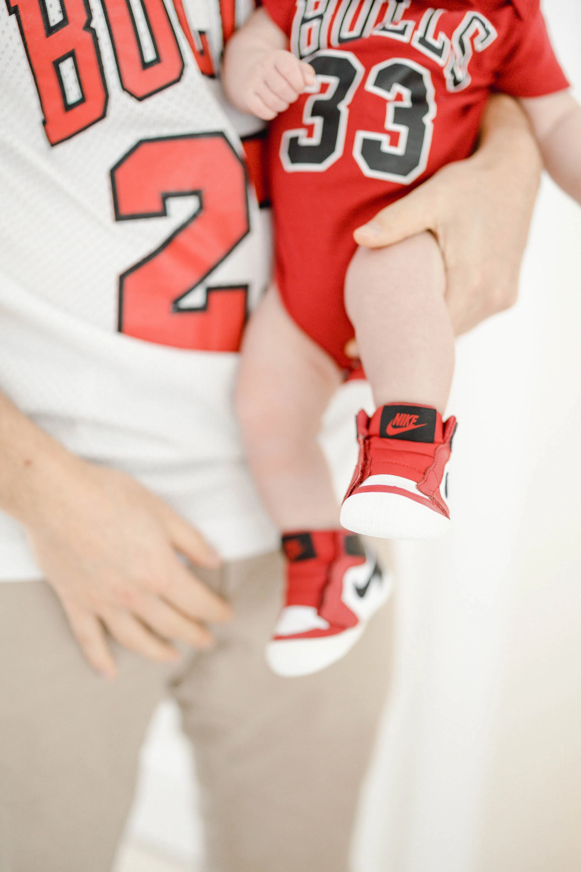 rouge enfant marron orange gris